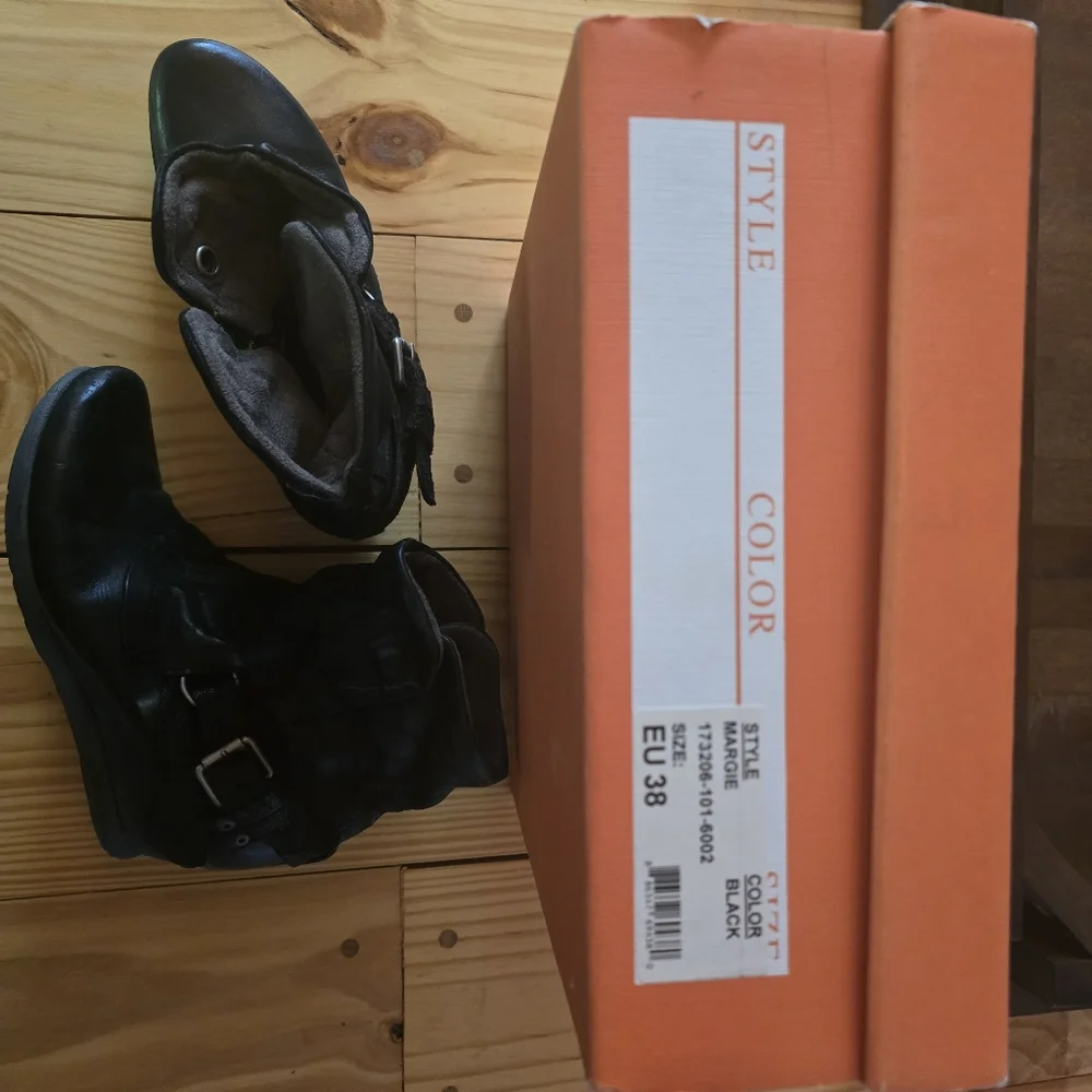 Black Women's Booties MIZ MOOZ - Picture 10 of 10